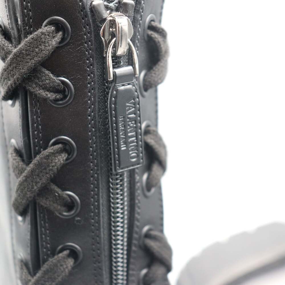 Valentino Garavani Black Leather Rockstud Lug Combat Boot EU 38.5 Fits W 8 / M 6 - Picture 7 of 16